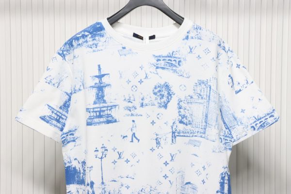 louis_vuitton_dog_walking_print_short_sleeve_1C4045A55FE1E Louis Vuitton Dog Walking Print Short Sleeve