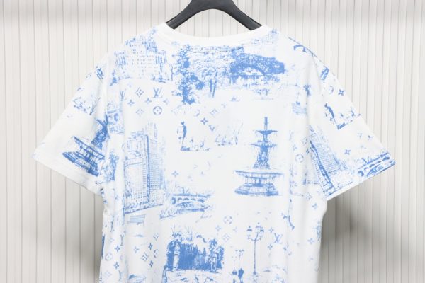 louis_vuitton_dog_walking_print_short_sleeve_1C4045A563F1C Louis Vuitton Dog Walking Print Short Sleeve
