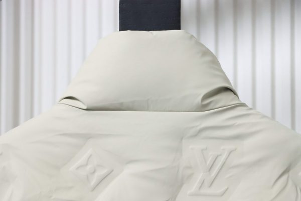 louis_vuitton_embossed_zipper_down_jacket_white_1D0F091803414 Louis Vuitton Embossed Zipper Down Jacket White