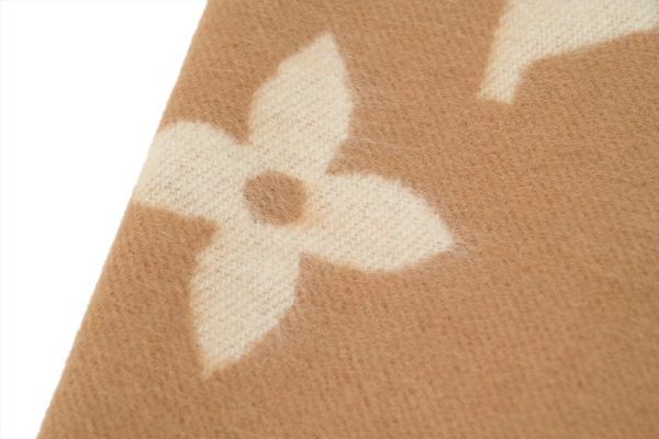 louis_vuitton_suede_tassel_scarf_brown_and_white_1D1871D58A61D Louis Vuitton suede tassel scarf brown and white