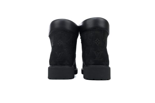 lv_x_timberland_6_in_ankle_boot_black_1B40D37D36013 LOUIS VUITTON x Timberland 6-In Ankle Boot Black