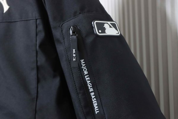 mlb__second_generation_large_fur_collar_workwear_black_1D23A2124801A MLB Second generation large fur collar workwear black