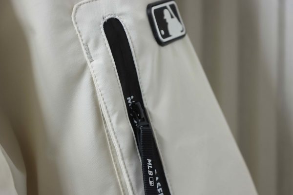 mlb__second_generation_large_fur_collar_workwear_white_1D23A02178E1C MLB Second generation large fur collar workwear white