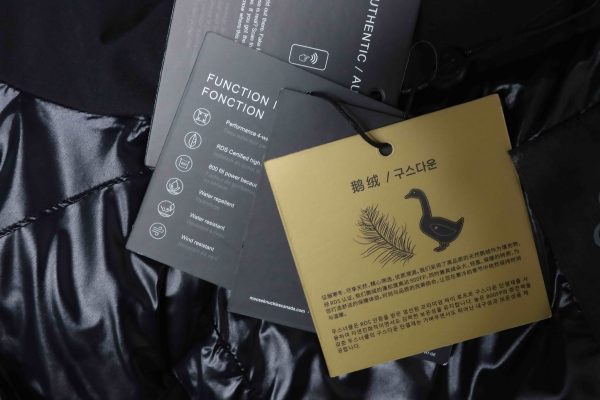 _moose_knuckless__glossy_down_vest__black_1D22AD67D461E Moose knuckless Glossy down vest Black