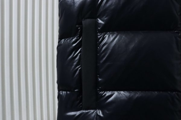 _moose_knuckless__glossy_down_vest__black_1D22AD6E47317 Moose knuckless Glossy down vest Black