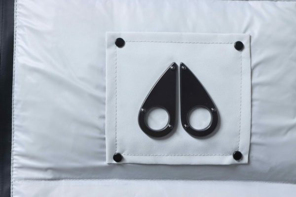 __moose_knuckless__glossy_down_vest__white_1D22AFF7E8110 Moose knuckless Glossy down vest White