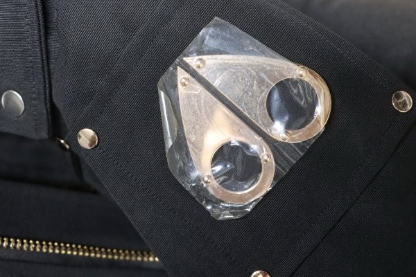 moose_knuckless__short_down_jacket_with_gold_scissors_design__black_1D228FBC18214 Moose knuckless Short down jacket with gold scissors design, black