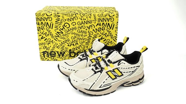 New Balance 1906R White and yellow RGG M1906RGG