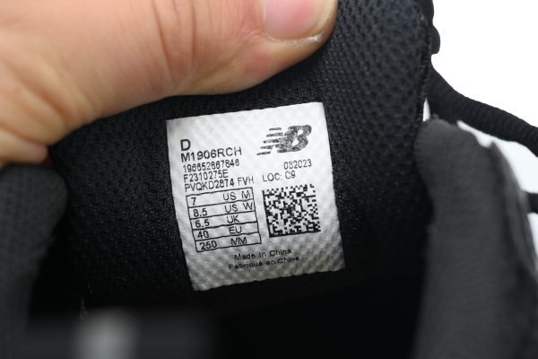 new_balance_black_silver_m1906rch_1AD63C5EF6513 NEW BALANCE Black Silver M1906RCH