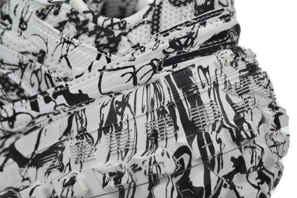 pk_god_batch_balenciaga_defender_graffiti_685611_w2ram_9010_1B239B14D251E PK God Batch Balenciaga Defender Graffiti 685611 W2RAM 9010