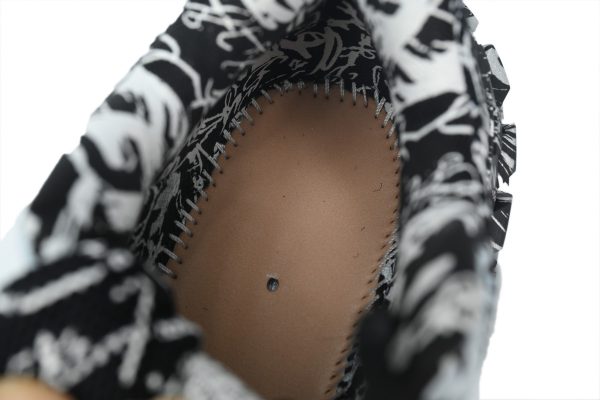 pk_god_batch_balenciaga_defender_graffiti_685611_w2rg1_9015_1B239AE726B10 PK God Batch Balenciaga Defender Graffiti 685611 W2RG1 9015