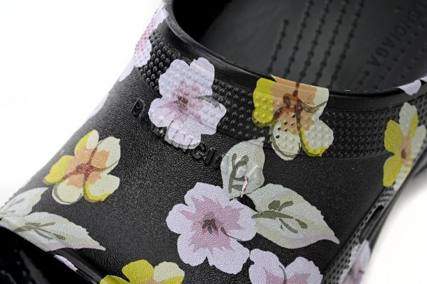 PK God Batch BALENCIAGA Pool Croc Watermark Black 677389 W1S8G 6556