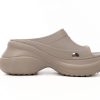 pk_god_batch_balenciaga_pool_crocs_beige_677386_w1s8e_2500_1B1CDFDE41519 PK God Batch BALENCIAGA Pool Crocs Beige 677386 W1S8E 2500