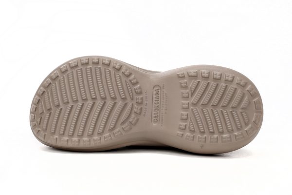 pk_god_batch_balenciaga_pool_crocs_beige_677386_w1s8e_2500_1B1CDFDF58312 PK God Batch BALENCIAGA Pool Crocs Beige 677386 W1S8E 2500