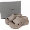 pk_god_batch_balenciaga_pool_crocs_beige_677386_w1s8e_2500_1B1CDFE279B1A PK God Batch BALENCIAGA Pool Crocs Beige 677386 W1S8E 2500