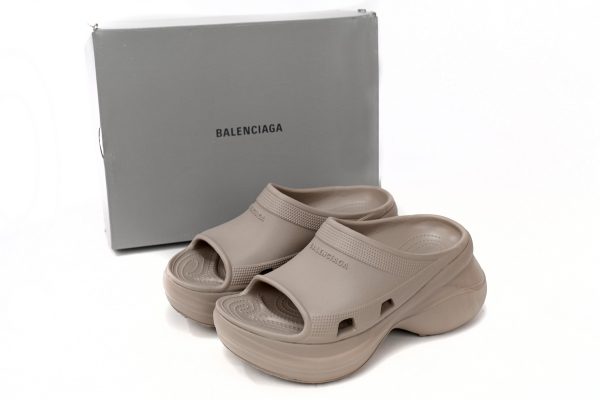 pk_god_batch_balenciaga_pool_crocs_beige_677386_w1s8e_2500_1B1CDFE279B1A PK God Batch BALENCIAGA Pool Crocs Beige 677386 W1S8E 2500