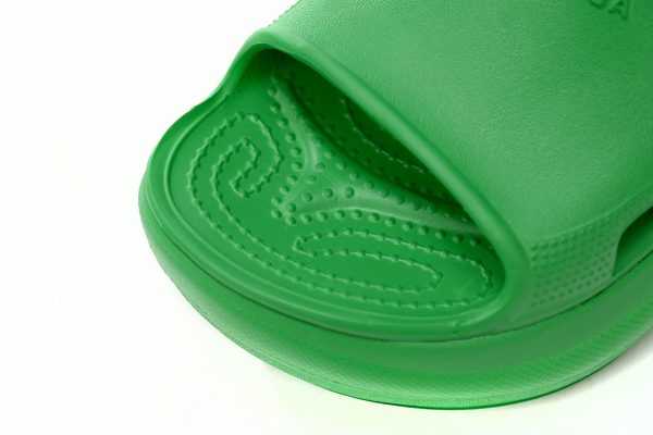 pk_god_batch_balenciaga_pool_crocs_green_677386_w1s8e_3033_1B1CE0F12D311 PK God Batch BALENCIAGA Pool Crocs Green 677386 W1S8E 3033