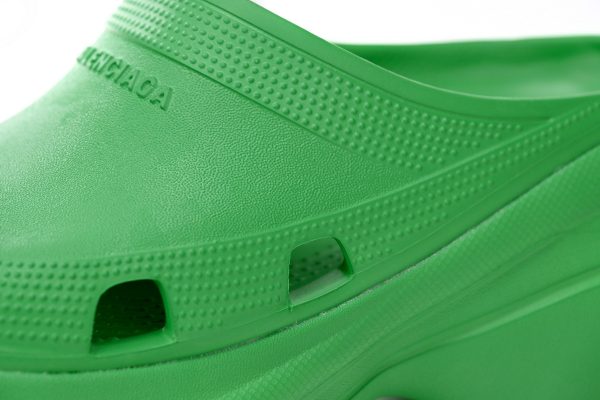 pk_god_batch_balenciaga_pool_crocs_green_677386_w1s8e_3033_1B1CE0F1F3915 PK God Batch BALENCIAGA Pool Crocs Green 677386 W1S8E 3033
