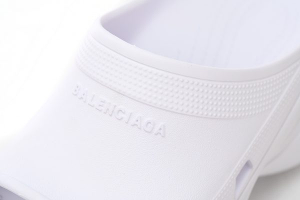 pk_god_batch_balenciaga_pool_crocs_white_677389_w1s8e_9000_1B1CE1ADC7C1B PK God Batch BALENCIAGA Pool Crocs White 677389 W1S8E 9000