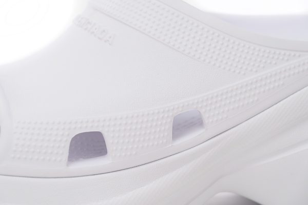 pk_god_batch_balenciaga_pool_crocs_white_677389_w1s8e_9000_1B1CE1AE3BF12 PK God Batch BALENCIAGA Pool Crocs White 677389 W1S8E 9000