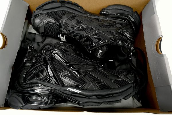 PK God Batch Balenciaga Runner Black