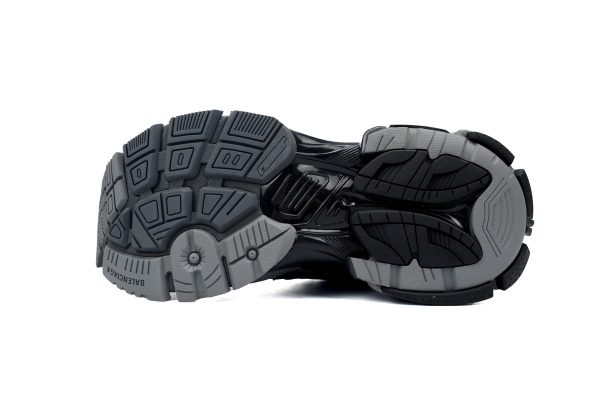 PK God Batch Balenciaga Runner All Black Gray 677402 W3RB2 1515