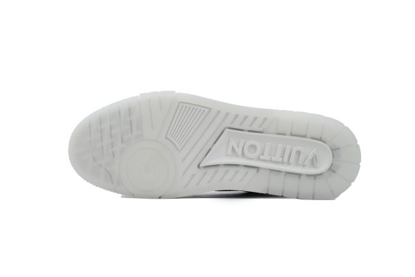 PK God Batch Louis Vuitton Louis Vuitton Trainer Black