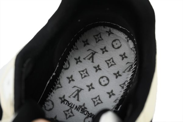 PK God Batch LOUIS VUITTON Trainer Monogram Flower Black