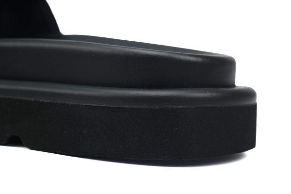 PK God Batch LOUIS VUITTON Pool Pillow Comfort Black relief