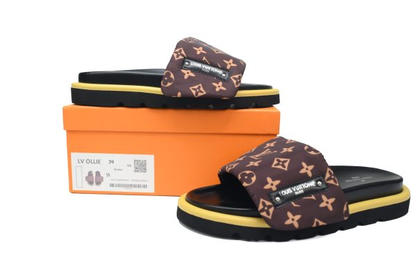 pk_god_batch_louis_vuitton_pool_pillow_comfort_brown_black_label_1AC827ABD3811 PK God Batch LOUIS VUITTON Pool Pillow Comfort Brown Black Label