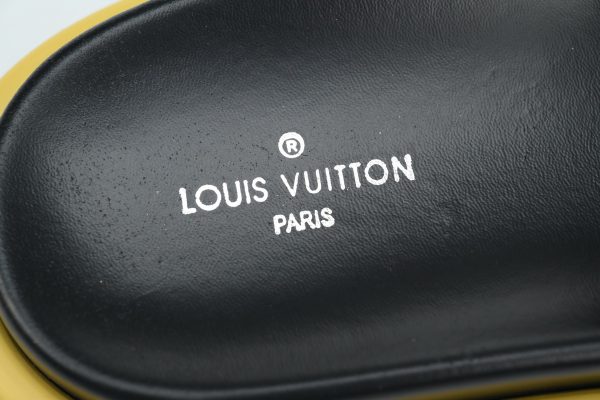 pk_god_batch_louis_vuitton_pool_pillow_comfort_brown_black_label_1AC827AC1E412 PK God Batch LOUIS VUITTON Pool Pillow Comfort Brown Black Label