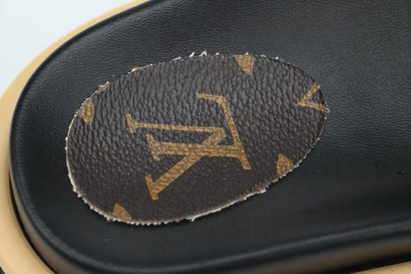 PK God Batch LOUIS VUITTON Pool Pillow Comfort Brown bread