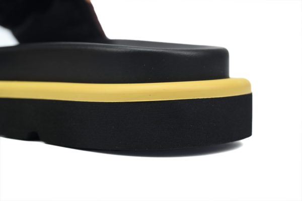 PK God Batch LOUIS VUITTON Pool Pillow Comfort Brown metal label