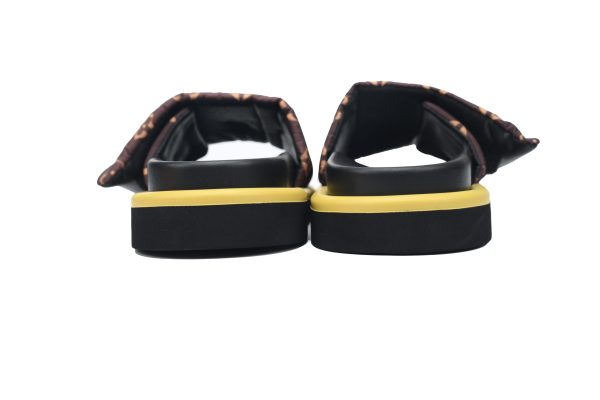 PK God Batch LOUIS VUITTON Pool Pillow Comfort Brown metal label