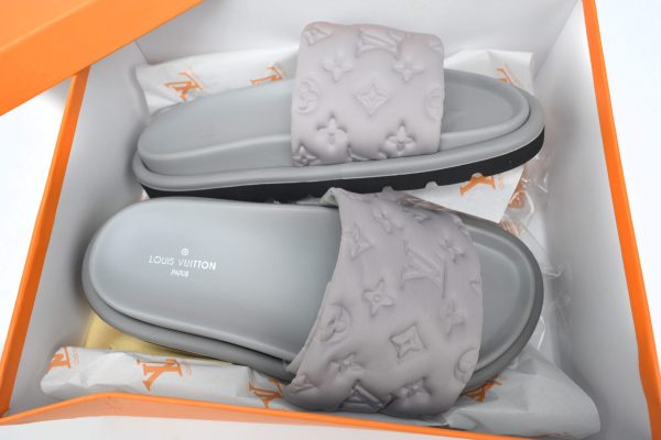 PK God Batch LOUIS VUITTON Pool Pillow Comfort grey