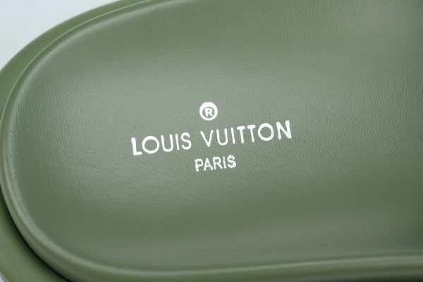 pk_god_batch_louis_vuitton_pool_pillow_comfort_light_green_denim_green_label_1AC6F005A9B11 PK God Batch LOUIS VUITTON Pool Pillow Comfort Light green denim green label