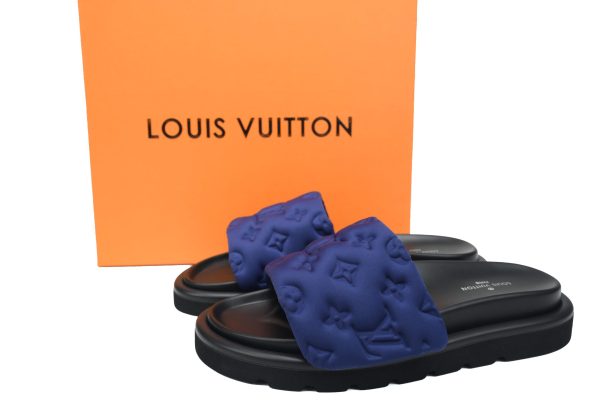 PK God Batch LOUIS VUITTON Pool Pillow Comfort Navy blue