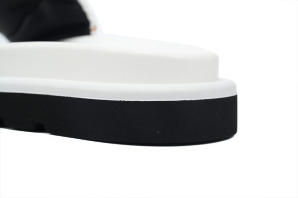 PK God Batch LOUIS VUITTON Pool Pillow Comfort White yellow label