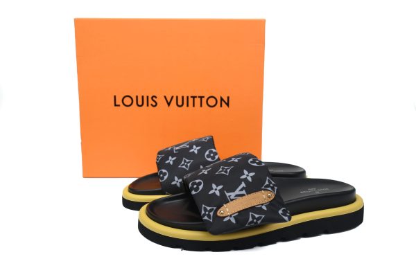 pk_god_batch_louis_vuitton_pool_pillow_comfort_yellow_label_cloth_1AC829377C01E PK God Batch LOUIS VUITTON Pool Pillow Comfort Yellow label cloth
