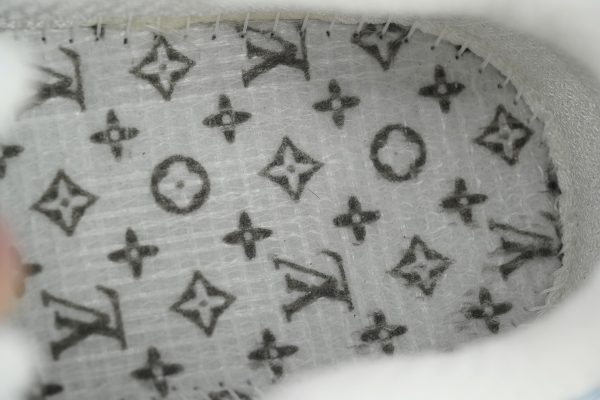 pk_god_batch_louis_vuitton_run_tatic_black_orange_1C5371D4BE711 PK God Batch Louis Vuitton Run Tatic White Blue