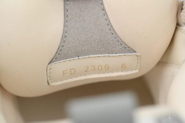 PK God Batch Louis Vuitton Skate Horse Hair Gray White Diamond