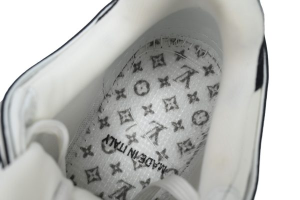 PK God Batch LOUIS VUITTON Trainer White and black