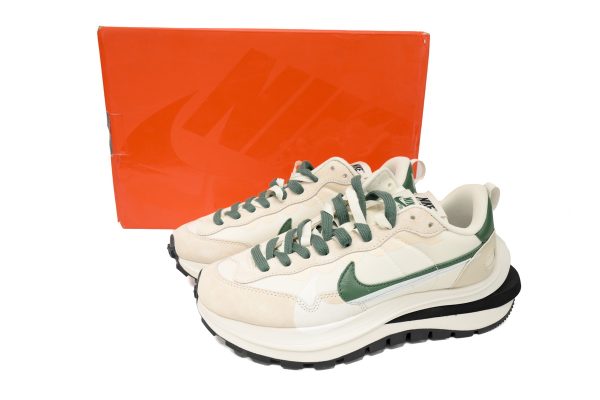 PKstockx Sacai x Nike VaporWaffle Sesame and Beige Green DD1875-102