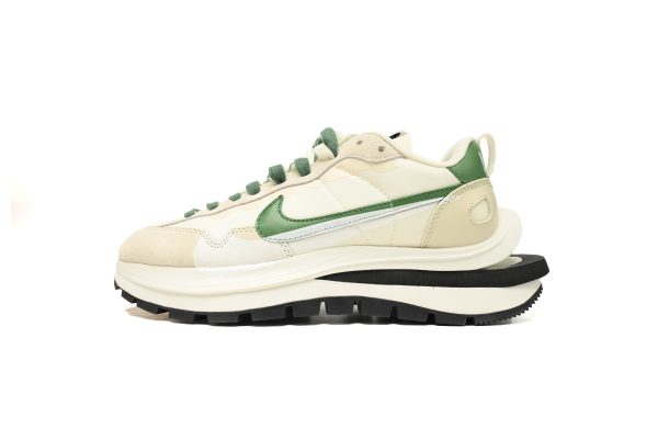 PKstockx Sacai x Nike VaporWaffle Sesame and Beige Green DD1875-102